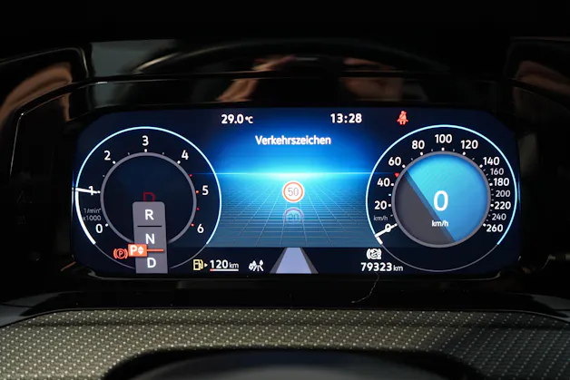 VW Golf VIII 2.0 TDI R-Line DSG 4motion