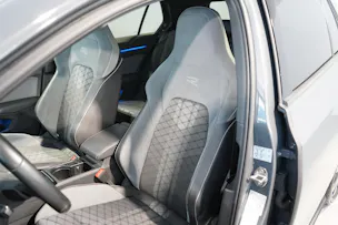 VW Golf VIII 2.0 TDI R-Line DSG 4motion