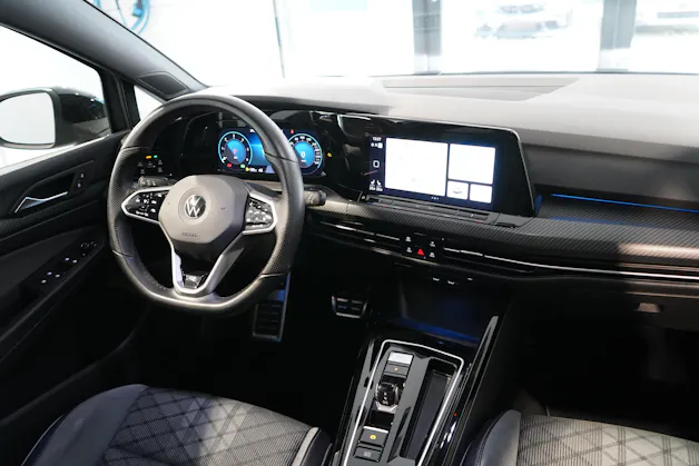 VW Golf VIII 2.0 TDI R-Line DSG 4motion