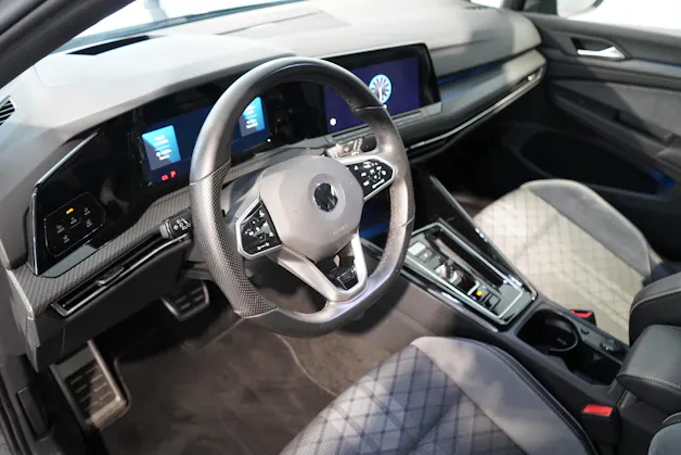VW Golf VIII 2.0 TDI R-Line DSG 4motion
