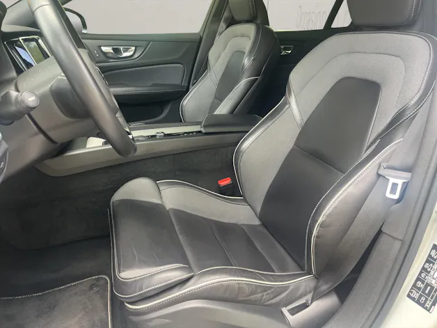 Volvo V60 2.0 T5 R-Design