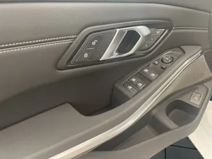 BMW 330i xDrive SAG Touring