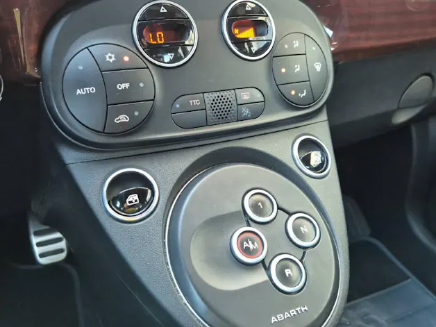 FIAT 695 Abarth 1.4 T-Jet 180 Rivale