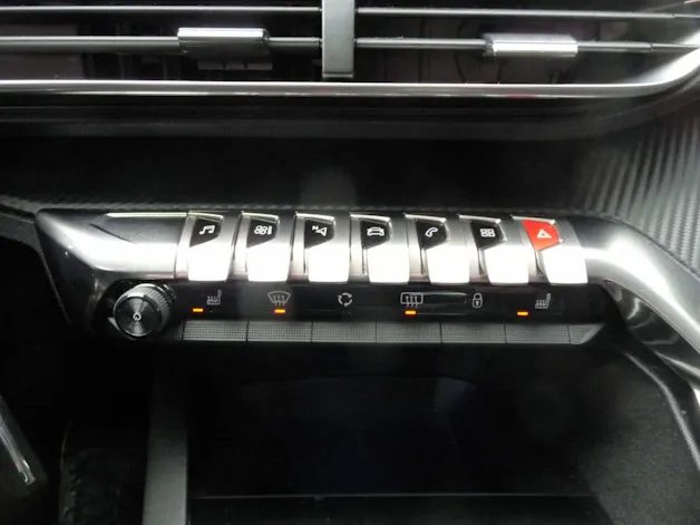 PEUGEOT 3008 1.2 PureTech Active