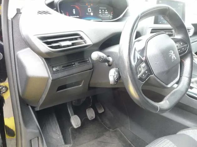 PEUGEOT 3008 1.2 PureTech Active