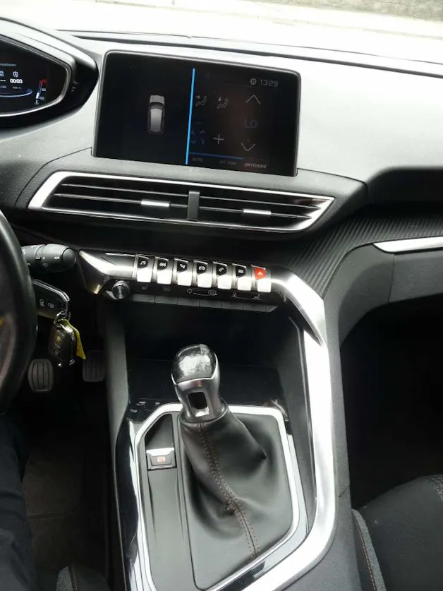 PEUGEOT 3008 1.2 PureTech Active