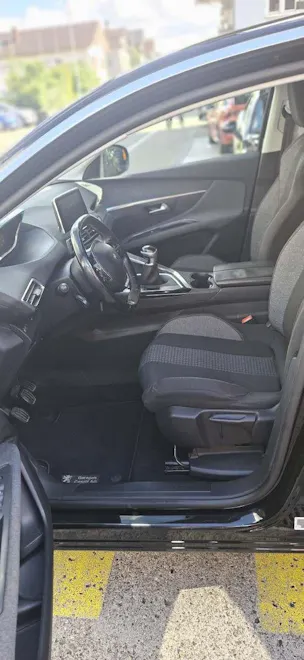 PEUGEOT 3008 1.2 PureTech Active