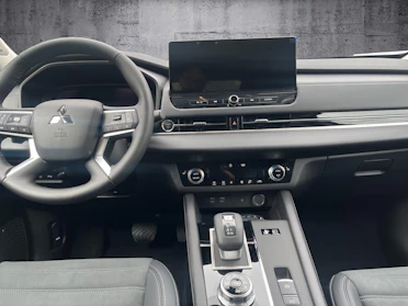 MITSUBISHI OUTLANDER 11
