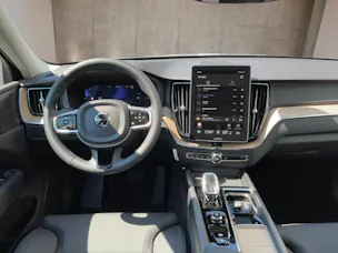 VOLVO XC60 2.0 T6 TE Ultra Dark eAWD