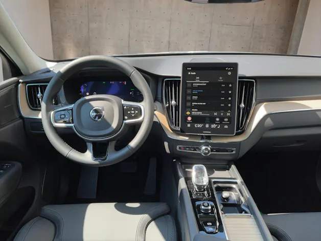 VOLVO XC60 2.0 T6 TE Ultra Dark eAWD
