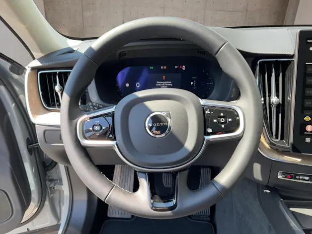 VOLVO XC60 2.0 T6 TE Ultra Dark eAWD