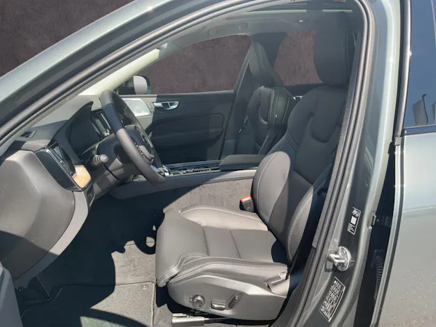 Volvo XC60 2.0 B5 MH Ultra Dark AWD