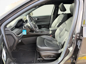 https://vehicle.imgix.net/4377983/9a8ea3b1-f025-41ef-b068-69775d018341.jpg
