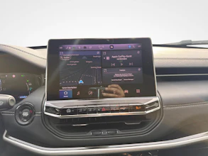 https://vehicle.imgix.net/4377983/cca64d10-411c-4c57-9395-709d3b64ab9b.jpg