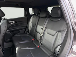 https://vehicle.imgix.net/4377983/ccd9051a-64d3-4d10-84ab-c29b8372a0b2.jpg