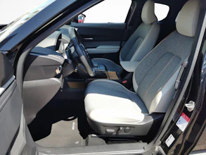https://vehicle.imgix.net/4378036/d6b2b168-6ff6-48af-8f57-66dde4db1dc6.jpg