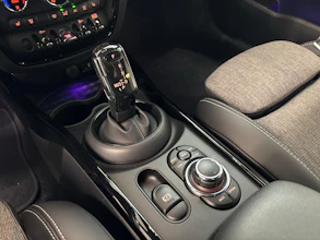 https://vehicle.imgix.net/4378073/492c1f80-c745-4418-bfe1-425146107a8b.jpg