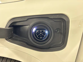 https://vehicle.imgix.net/4378091/7cf915b8-1ffa-4bc4-8d9f-d39847be8002.jpg