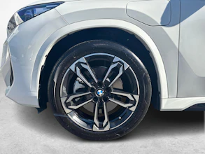 https://vehicle.imgix.net/4378091/fff4a8a1-4331-41fb-9d8e-f50e0d1589a7.jpg