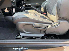 https://vehicle.imgix.net/4378097/b5055ebe-6d6c-484d-8ef2-e7d54660945f.jpg