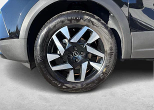 https://vehicle.imgix.net/4378123/5e310c79-f204-4f5b-83ce-3d97a77ac11f.jpg
