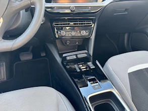https://vehicle.imgix.net/4378123/a32ee086-a637-4171-b229-18d417613273.jpg