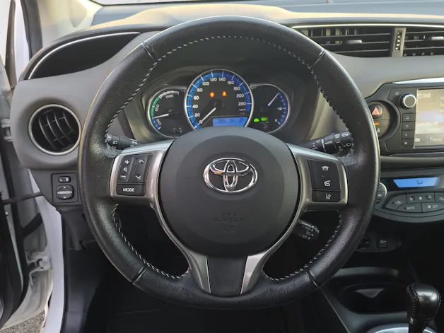 Toyota Yaris 1.5 VVT-i HSD Trend