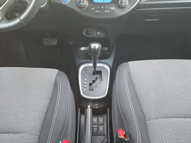 Toyota Yaris 1.5 VVT-i HSD Trend
