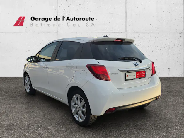 Toyota Yaris 1.5 VVT-i HSD Trend