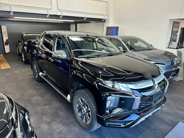Mitsubishi L200 D-Cab Pick-up 2.2 DID 4x4 Diamond