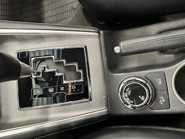 MITSUBISHI L 200 21