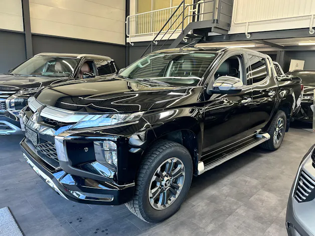Mitsubishi L200 D-Cab Pick-up 2.2 DID 4x4 Diamond