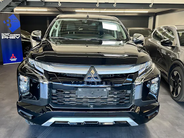 Mitsubishi L200 D-Cab Pick-up 2.2 DID 4x4 Diamond