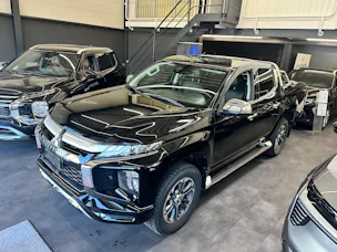 Mitsubishi L200 D-Cab Pick-up 2.2 DID 4x4 Diamond