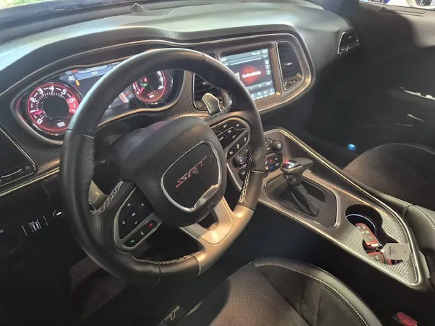 Dodge USA Challenger 6.2 V8 SC HEMI SRT Hellcat