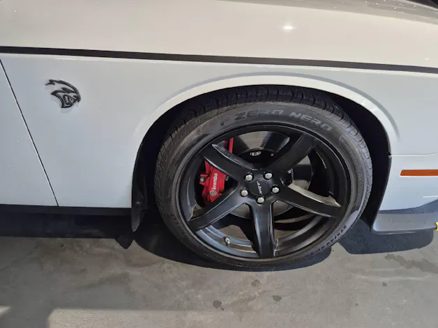 Dodge USA Challenger 6.2 V8 SC HEMI SRT Hellcat