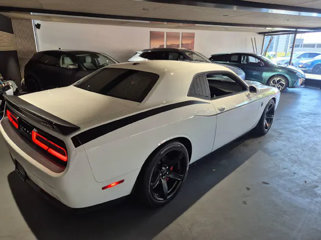 Dodge USA Challenger 6.2 V8 SC HEMI SRT Hellcat