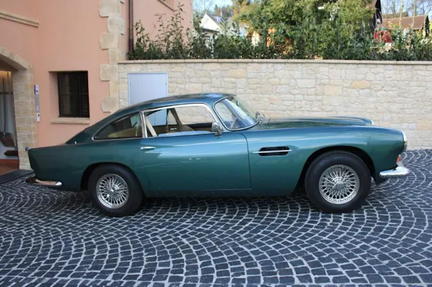 ASTON MARTIN Series V