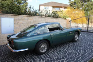 ASTON MARTIN Series V