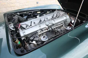 ASTON MARTIN Series V