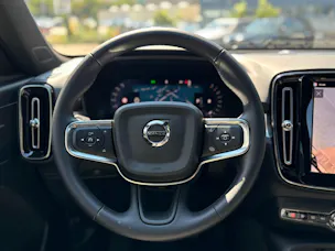Volvo XC40 2.0 B4 MH Plus Dark