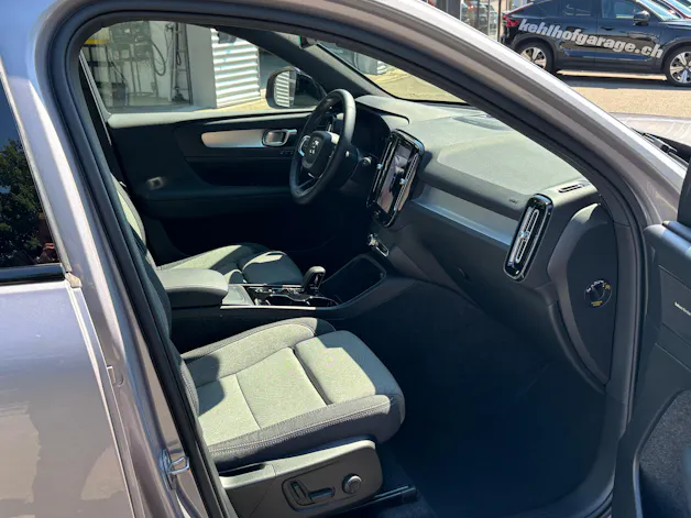 Volvo XC40 2.0 B4 MH Plus Dark