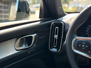 Volvo XC40 2.0 B4 MH Plus Dark