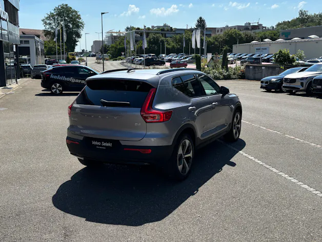 Volvo XC40 2.0 B4 MH Plus Dark