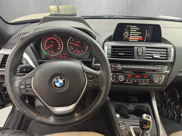 BMW 220i Luxury Line Steptronic