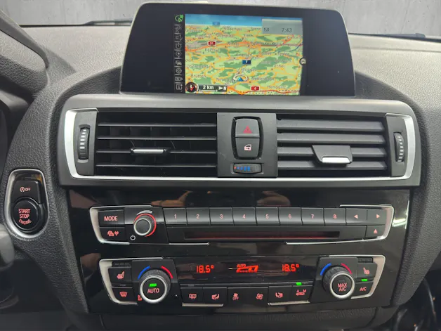 BMW 220i Luxury Line Steptronic