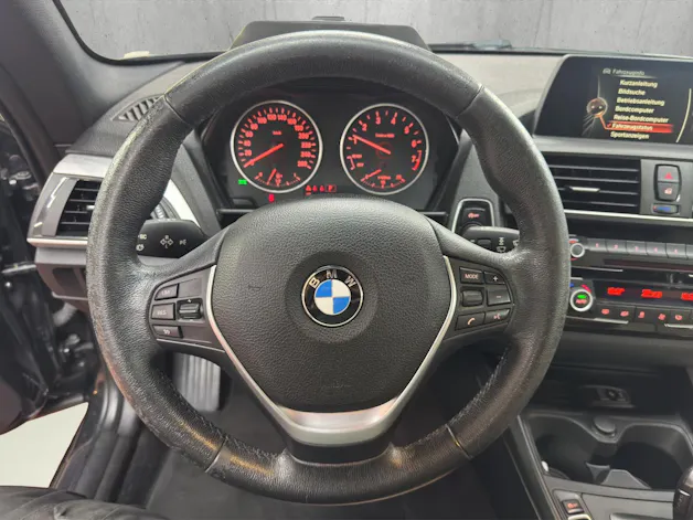 BMW 220i Luxury Line Steptronic