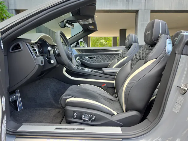 Bentley Continental GTC 6.0 W12 Speed mit Vollausstattung!