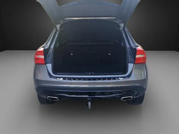 MERCEDES-BENZ GLA 250 Urban 4Matic