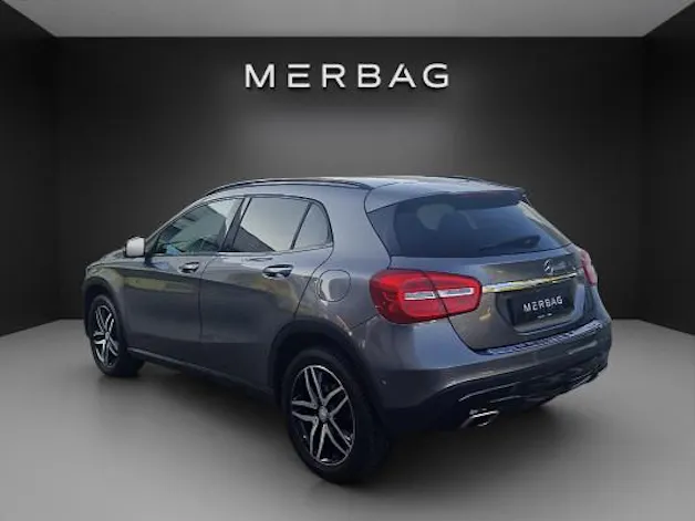 MERCEDES-BENZ GLA 250 Urban 4Matic